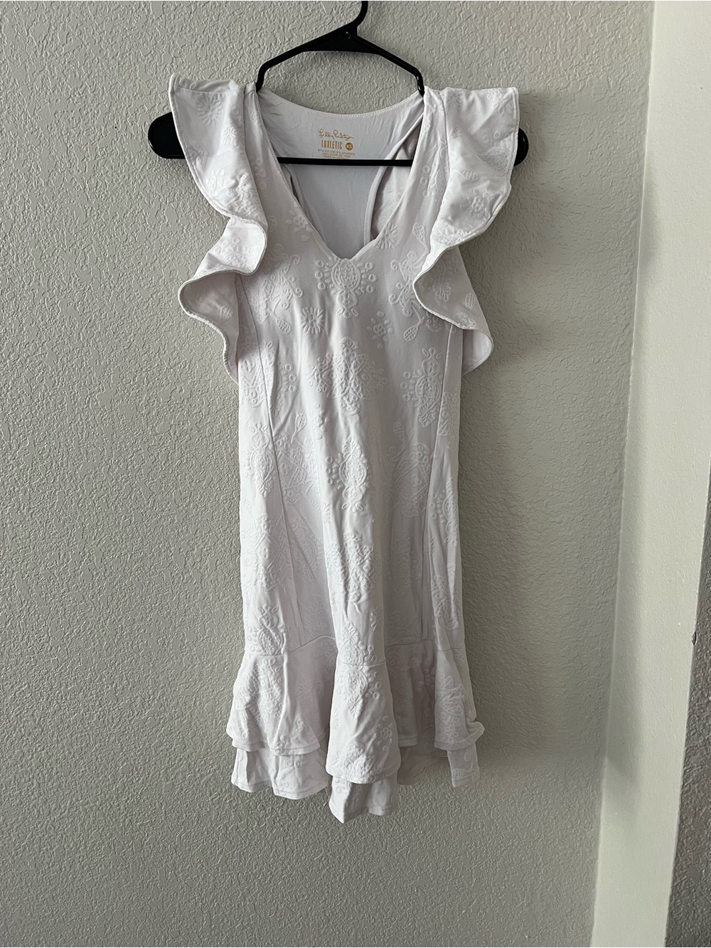 White Ruffle Sleeve V-Neck Dress Lilly Pulitzer Luxletic XS Athletic